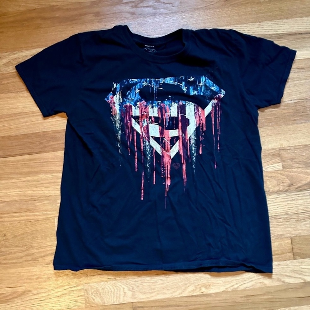 DC Comics Superman Dripping Shield Graphic T-shirt-short sleeve-Mens size large